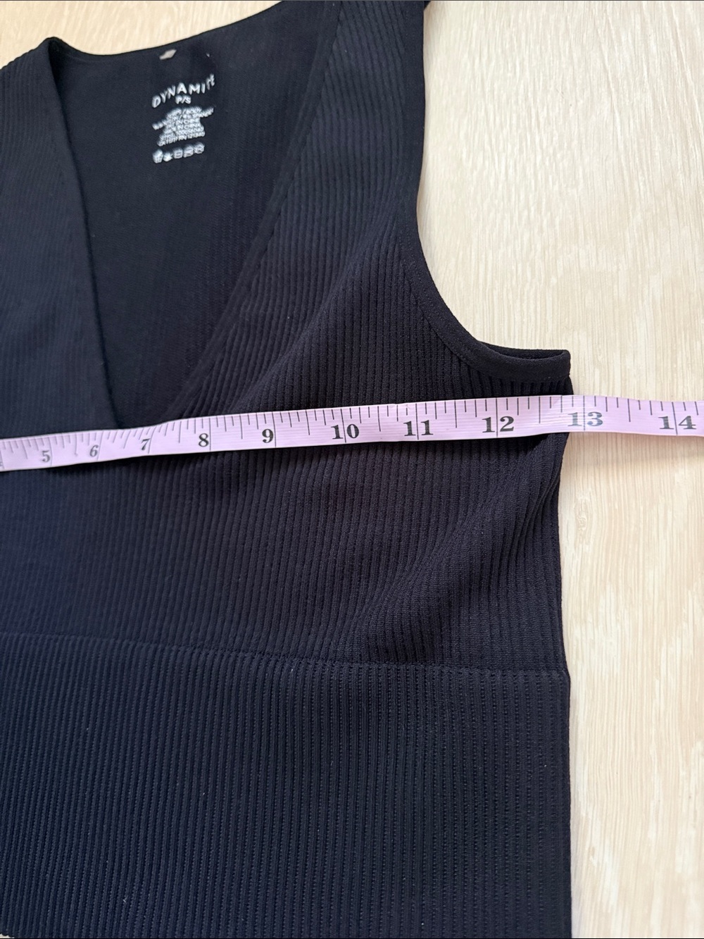 Dynamite Black Ribbed V-Neck Crop Tank Top - Picture 4 of 8
